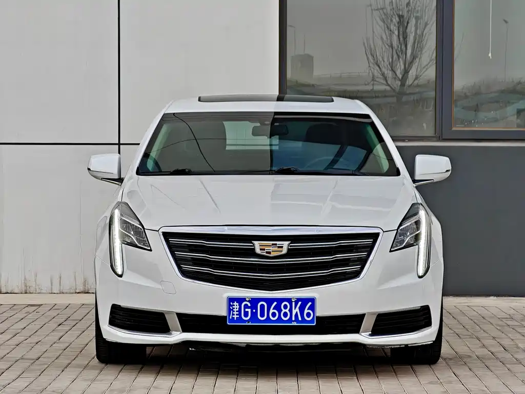 CADILLAC XTS
