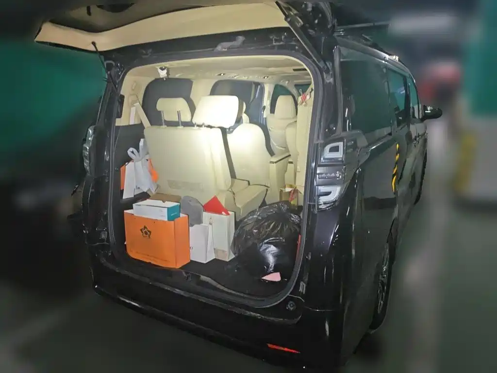 Toyota Vellfire — миниатюра 10