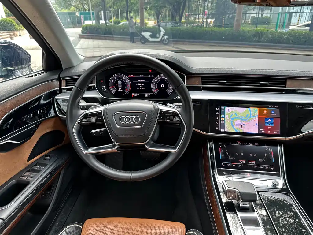 AUDI A8