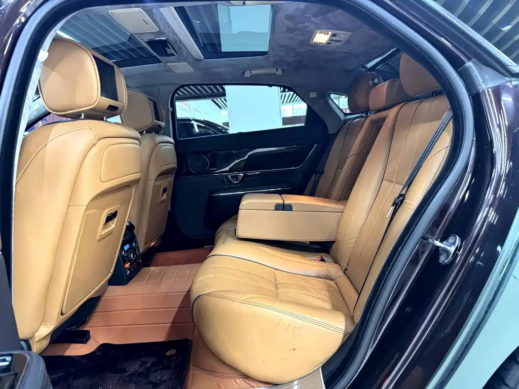 Jaguar XJ — миниатюра 14