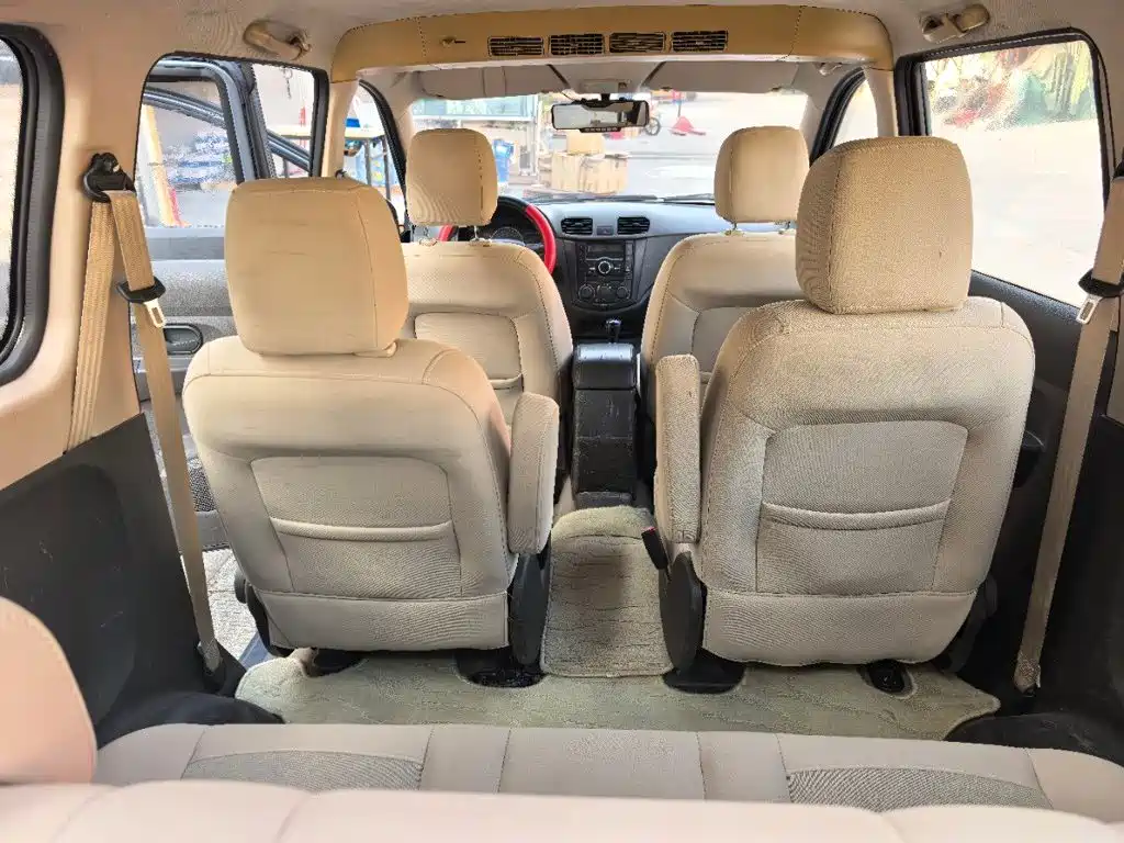 Wuling Hongguang — миниатюра 10