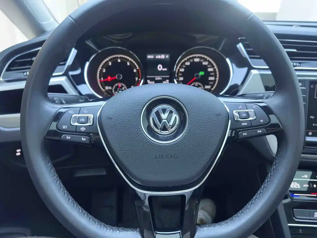 Volkswagen Touran — миниатюра 12