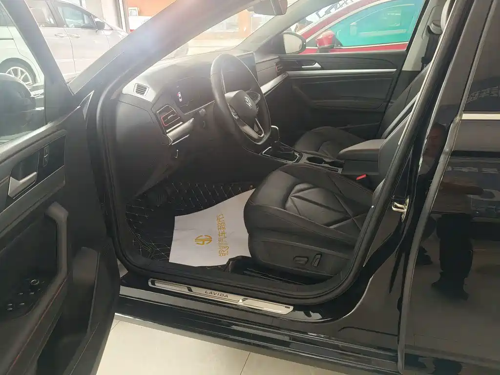 Volkswagen Lavida — миниатюра 4