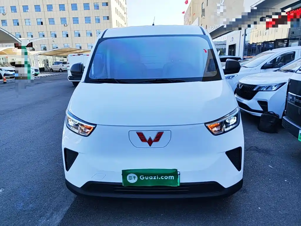 Wuling Yangguang — миниатюра 3