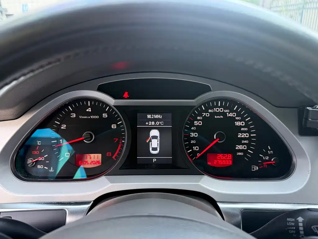 Audi A6L 2010 2.8 FSI Luxury