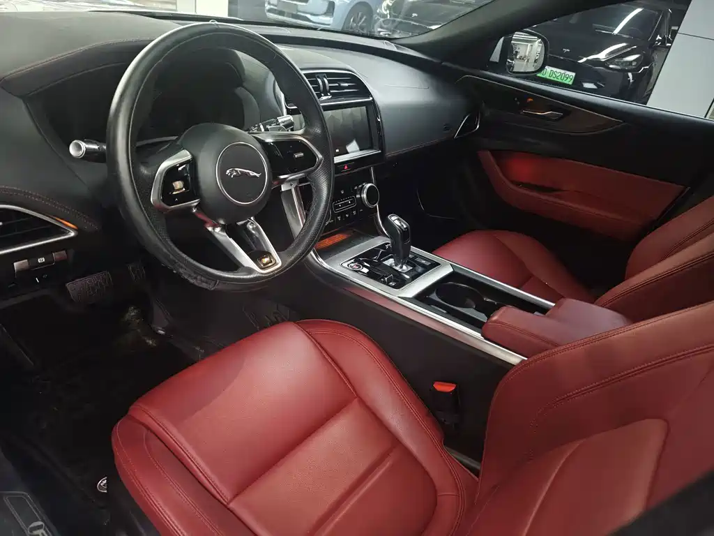 Jaguar XEL — миниатюра 8