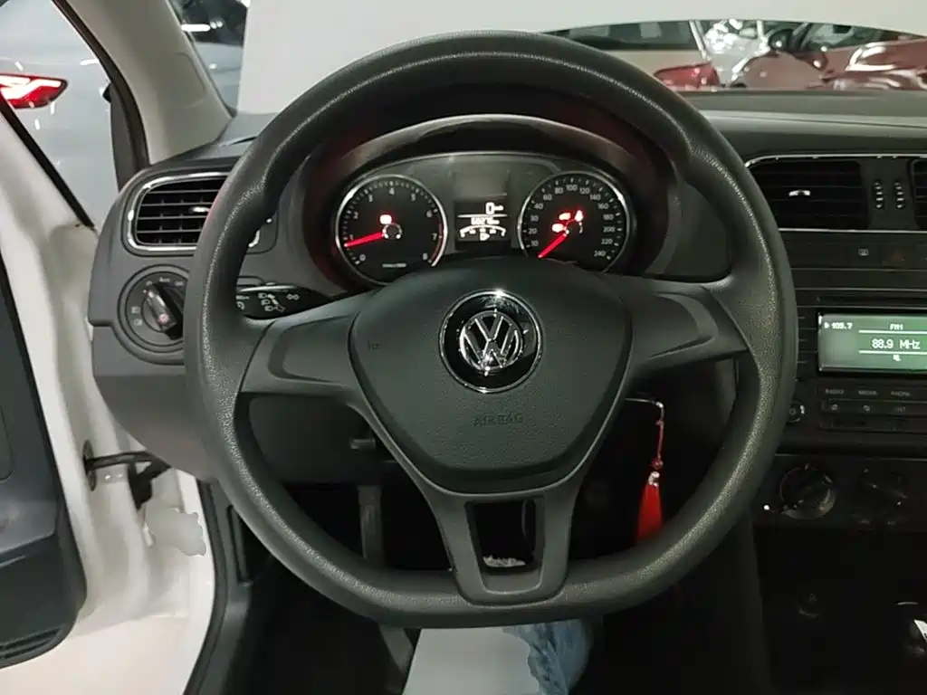 Volkswagen Polo — миниатюра 11