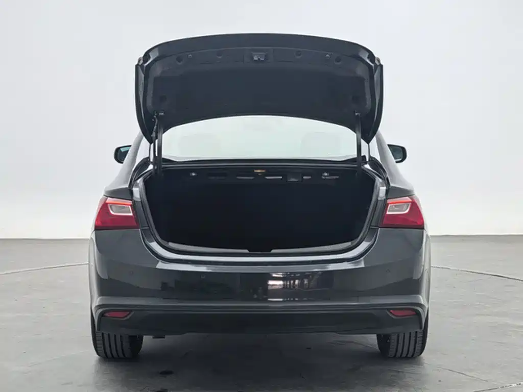 Chevrolet Malibu XL — миниатюра 9