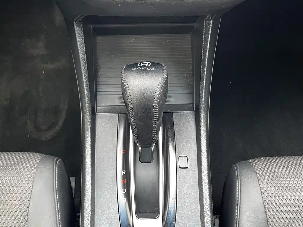 Honda Jade 2013 1.8L AT Comfort 5 мест