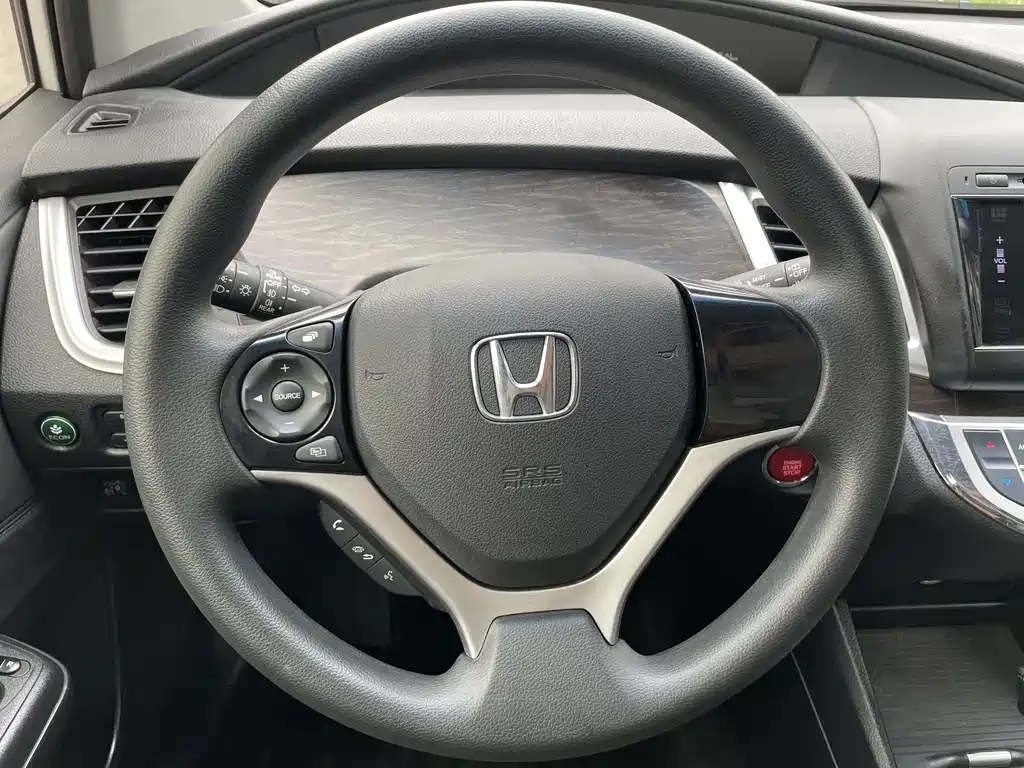 Honda Jade 2013 1.8L AT Comfort 5 мест