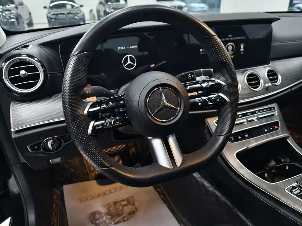MERCEDES-BENZ E CLASS
