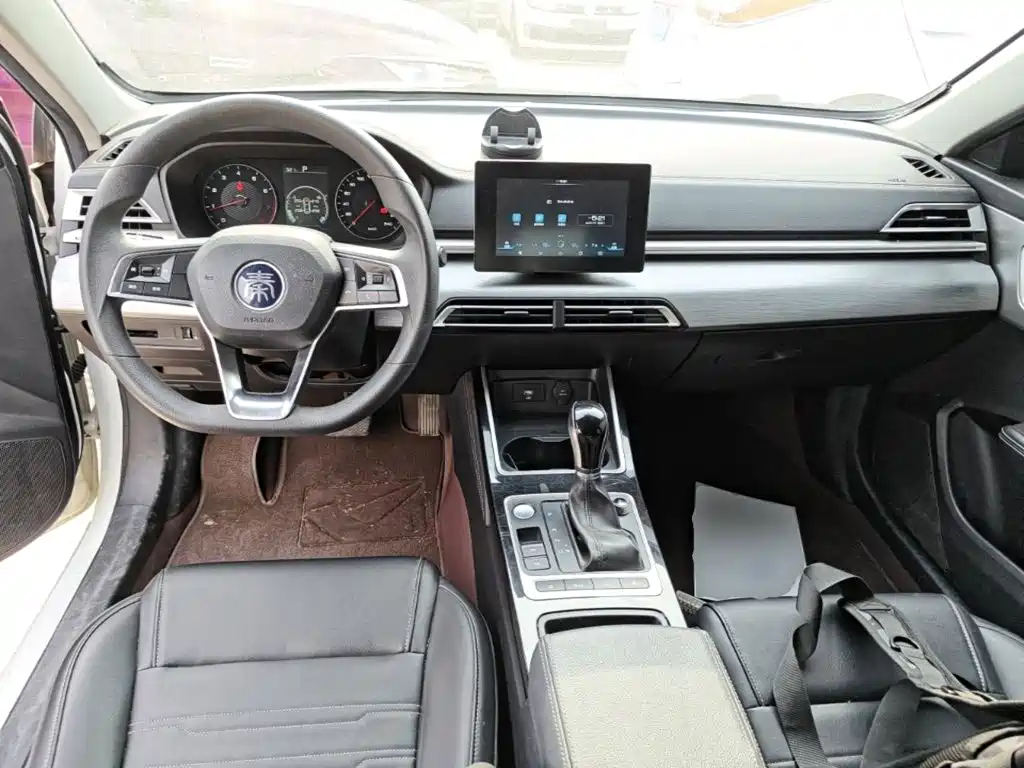 BYD Qin — миниатюра 10