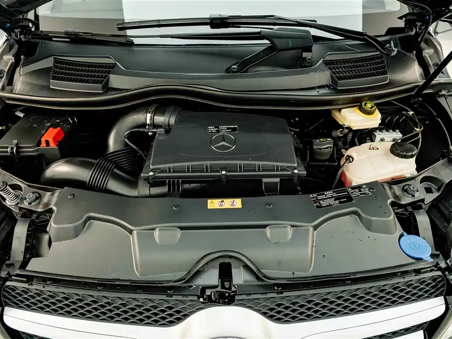 Mercedes-Benz V-Class — миниатюра 29
