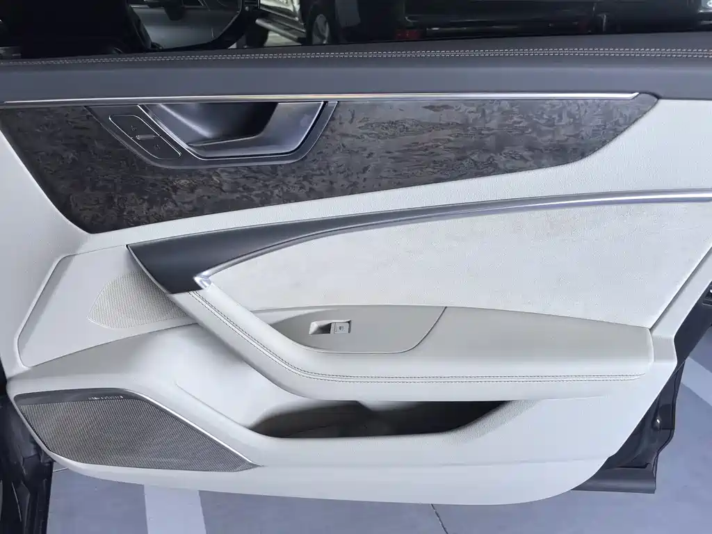 Audi A6L — миниатюра 15