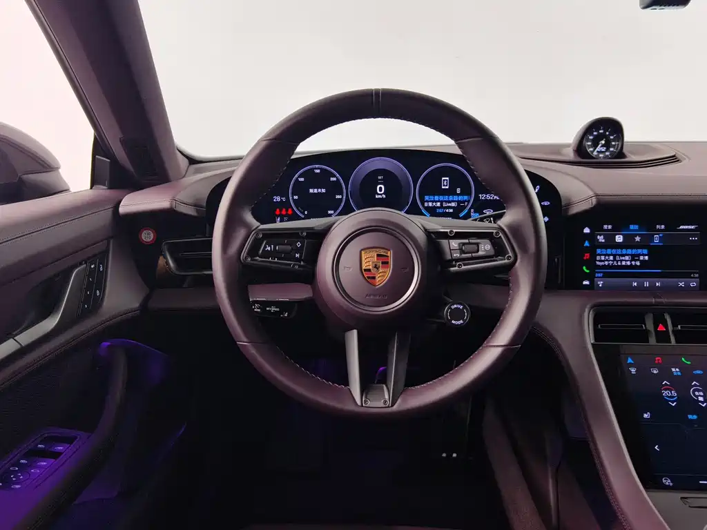 Porsche Taycan — миниатюра 9