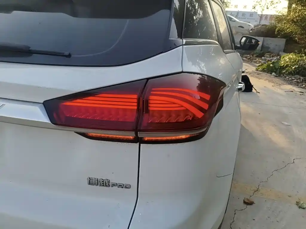 Geely Boyue — миниатюра 8