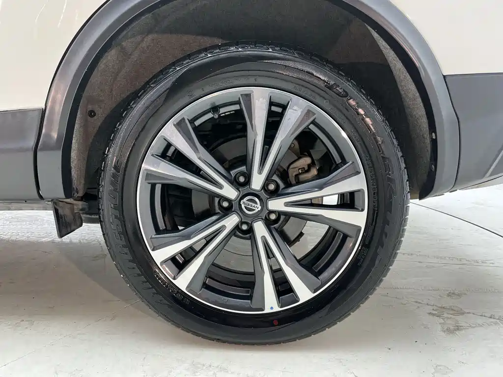 Nissan Qashqai — миниатюра 13