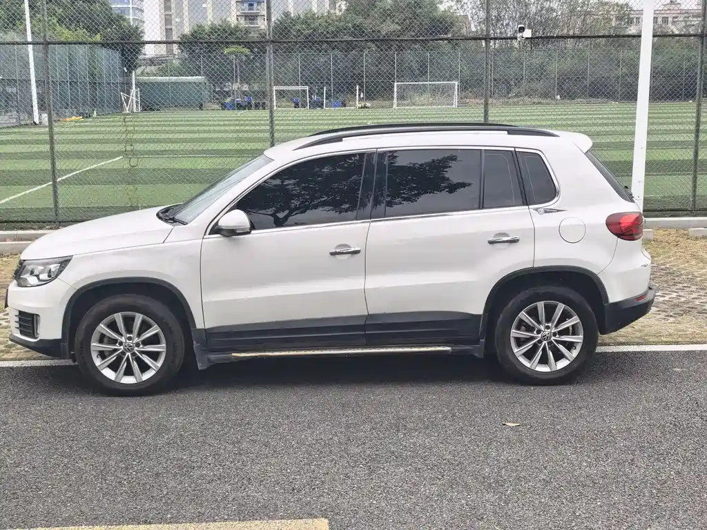 Volkswagen Tiguan 2015 1.8TSI AT Comfort