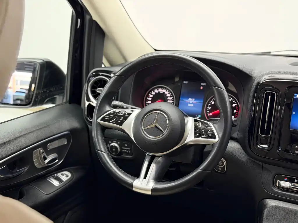 Mercedes-Benz Vito — миниатюра 14
