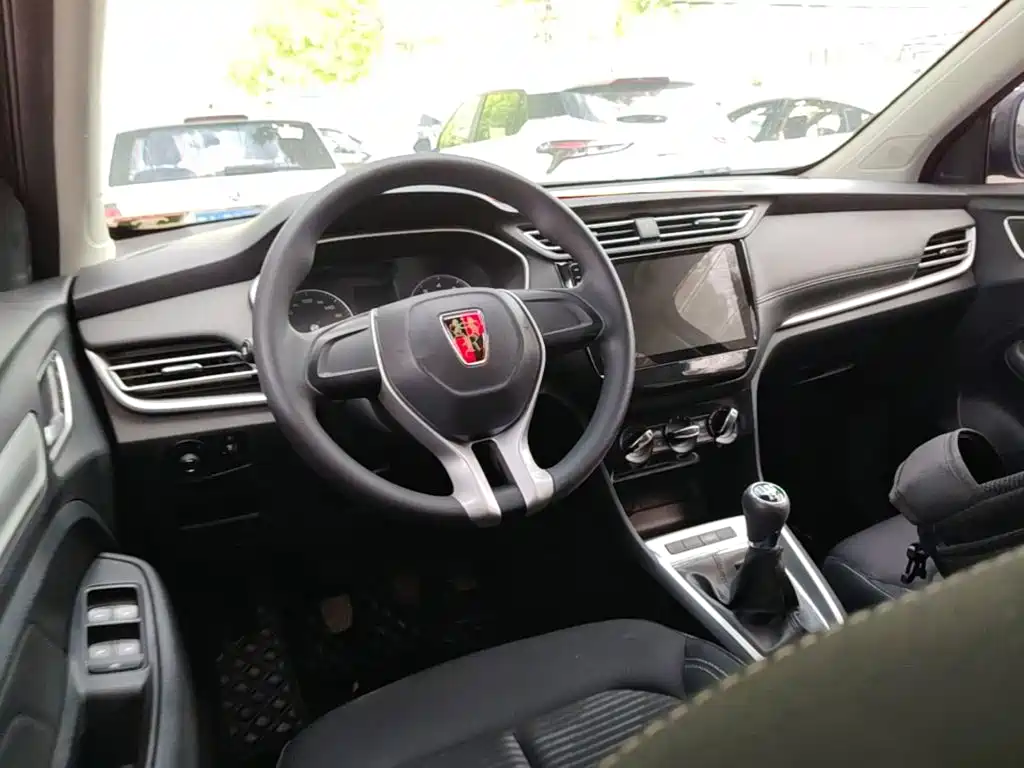 Roewe RX3 — миниатюра 10