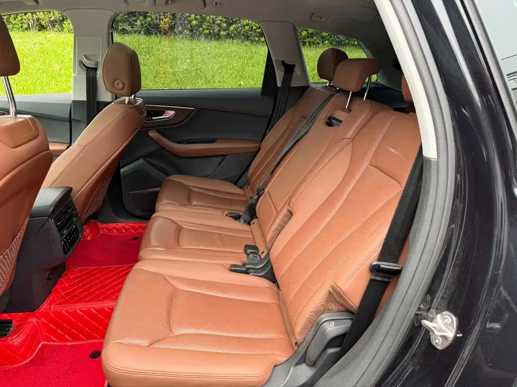 Audi Q7 — миниатюра 12