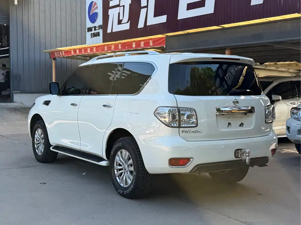 Nissan Patrol — миниатюра 4