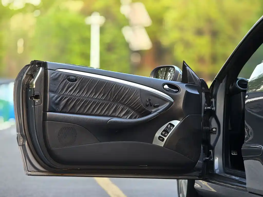 Mercedes-Benz CLK-Class — миниатюра 13