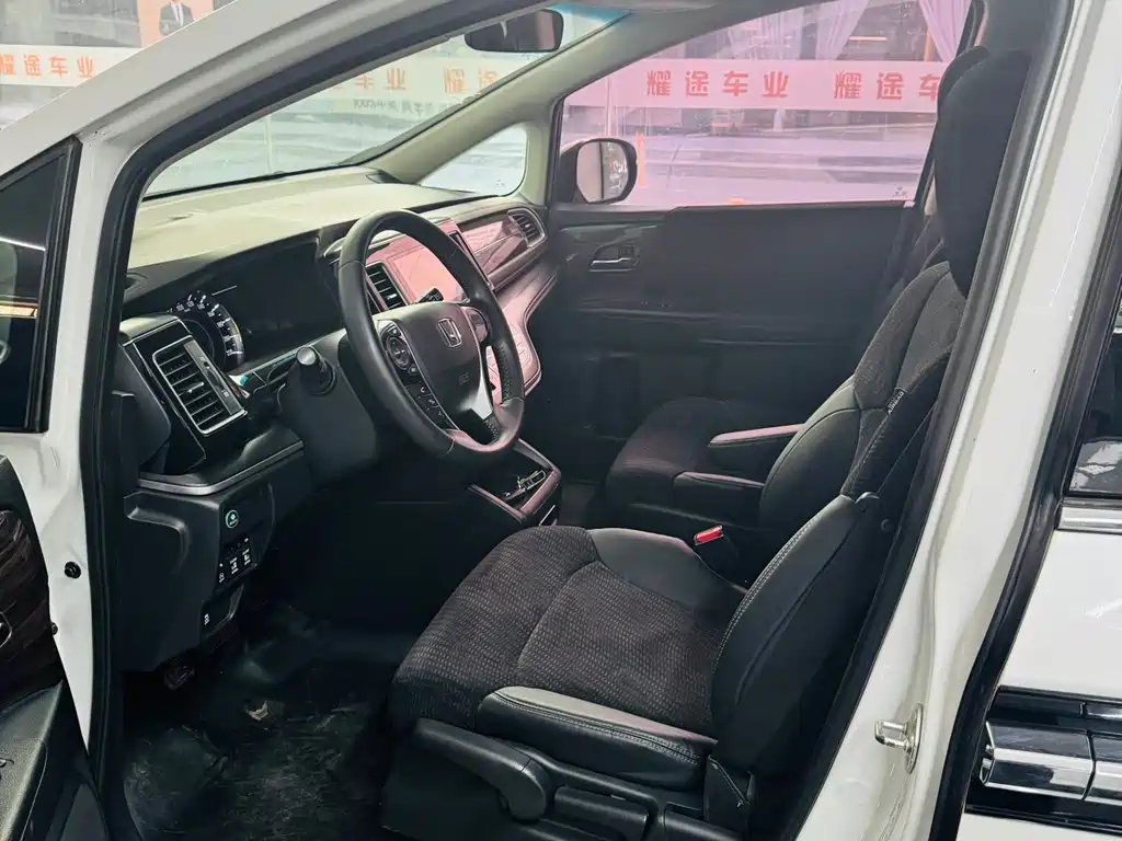 Honda Elysion — миниатюра 7