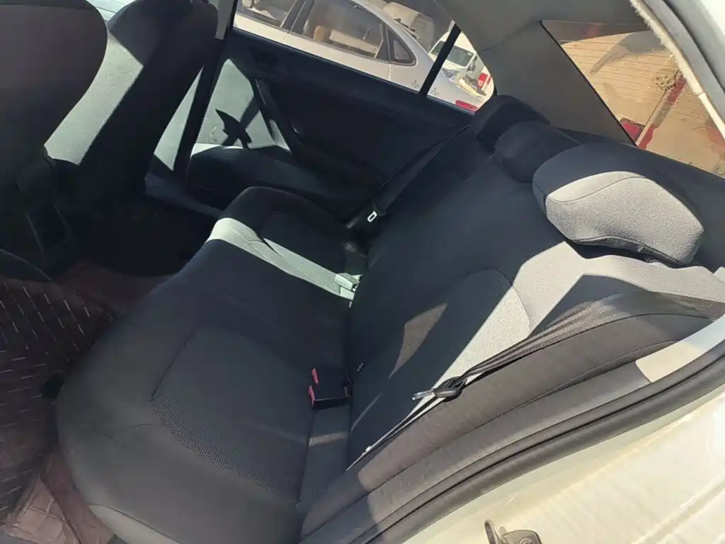 Volkswagen Jetta — миниатюра 17