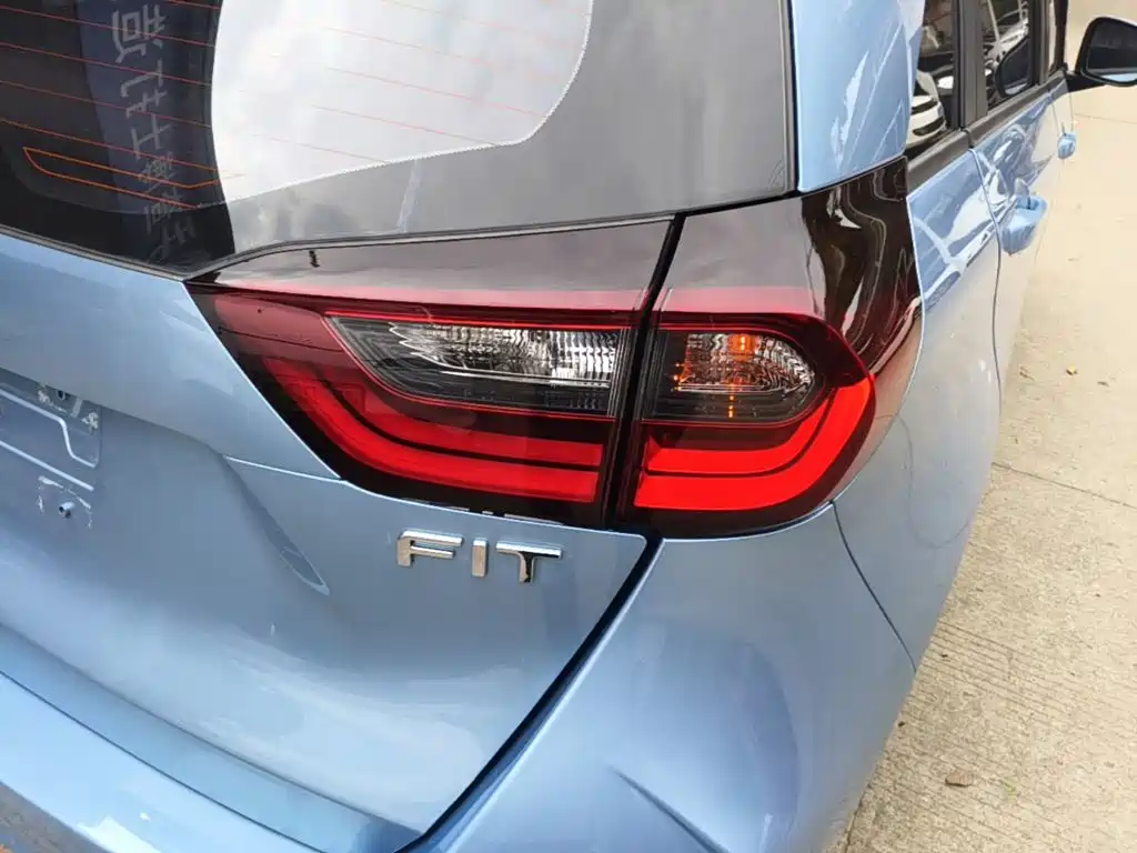 Honda Fit — миниатюра 8