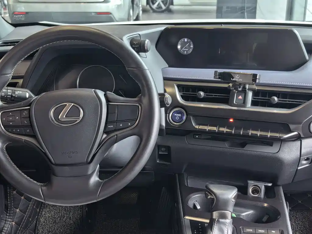 Lexus UX — миниатюра 12