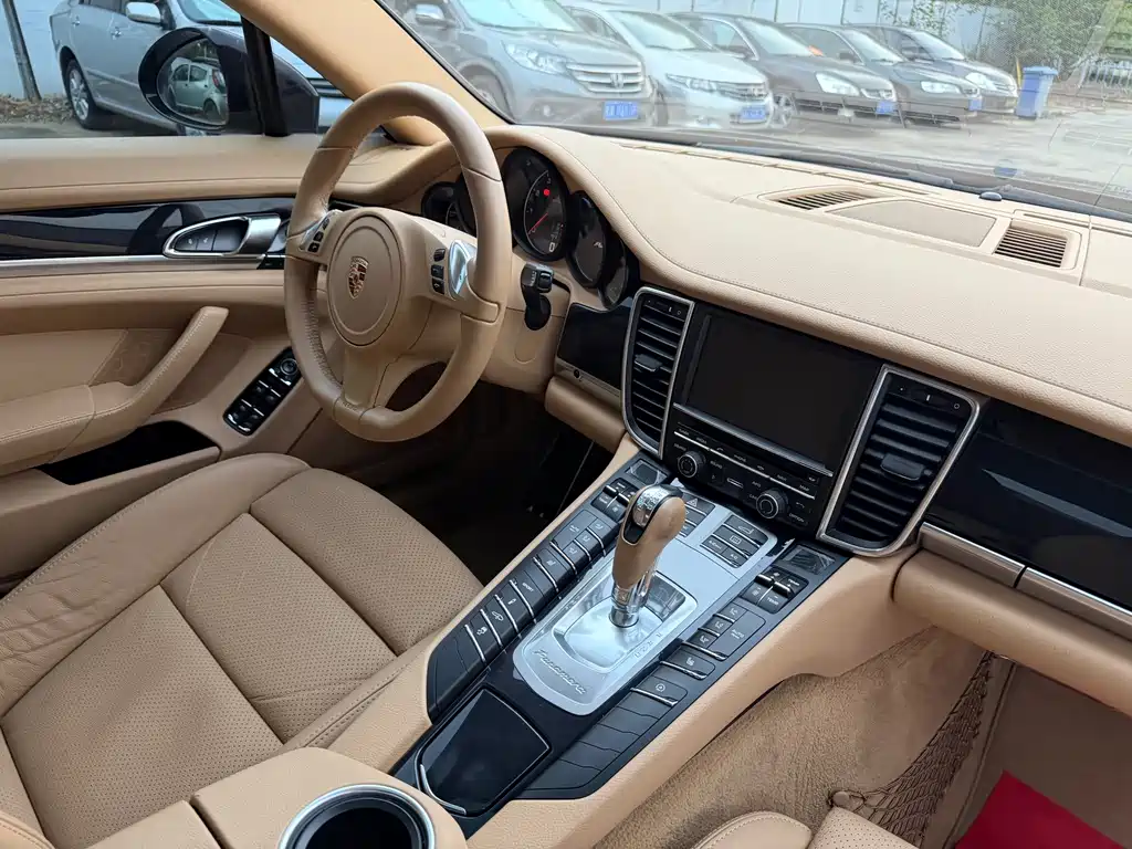 Porsche Panamera — миниатюра 24