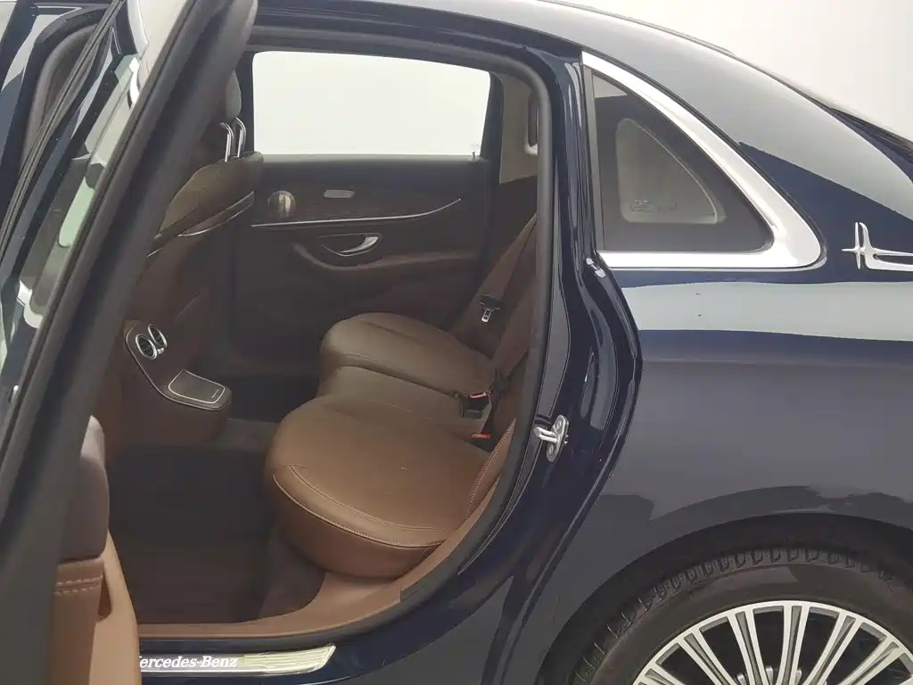 Mercedes-Benz E-Class — миниатюра 15