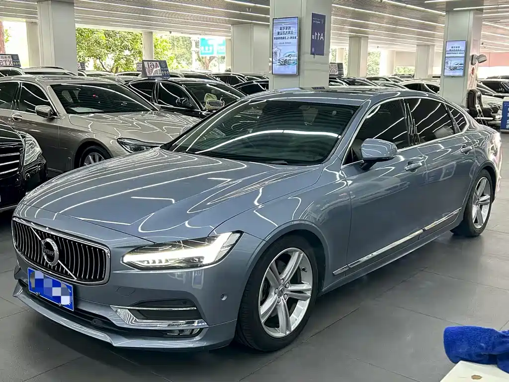 Volvo S90