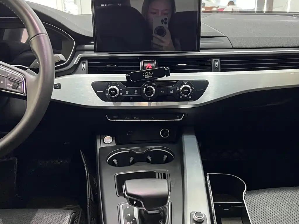 Audi A4L — миниатюра 10