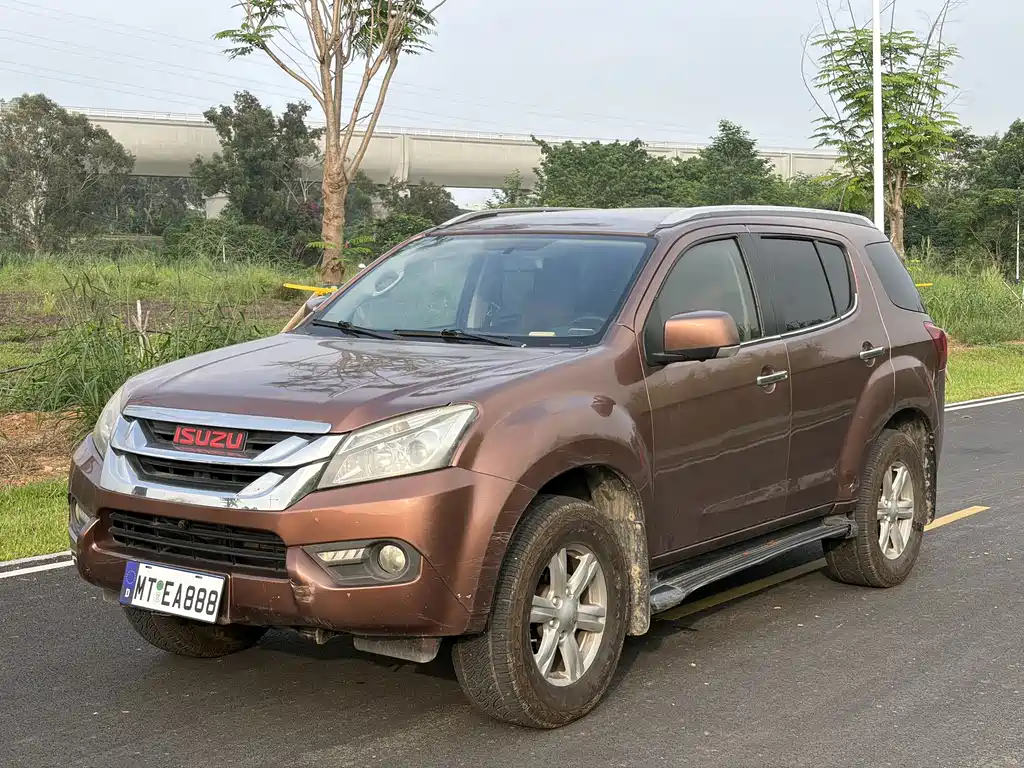 Isuzu MU-X 2015