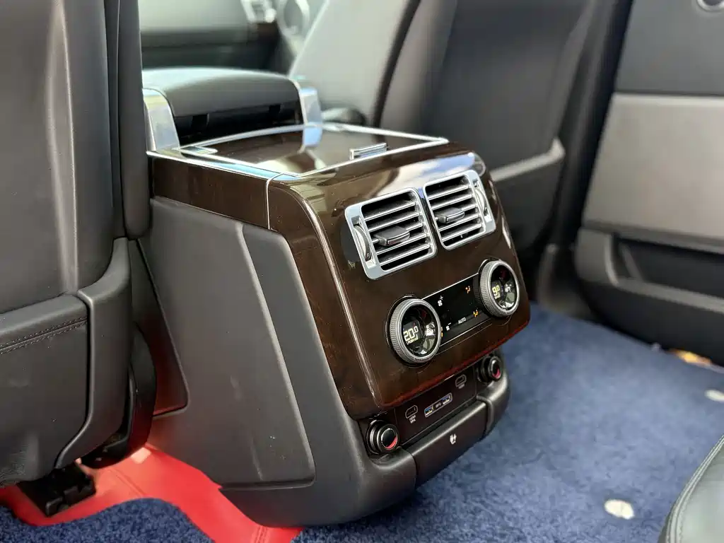 Land Rover Range Rover — миниатюра 24