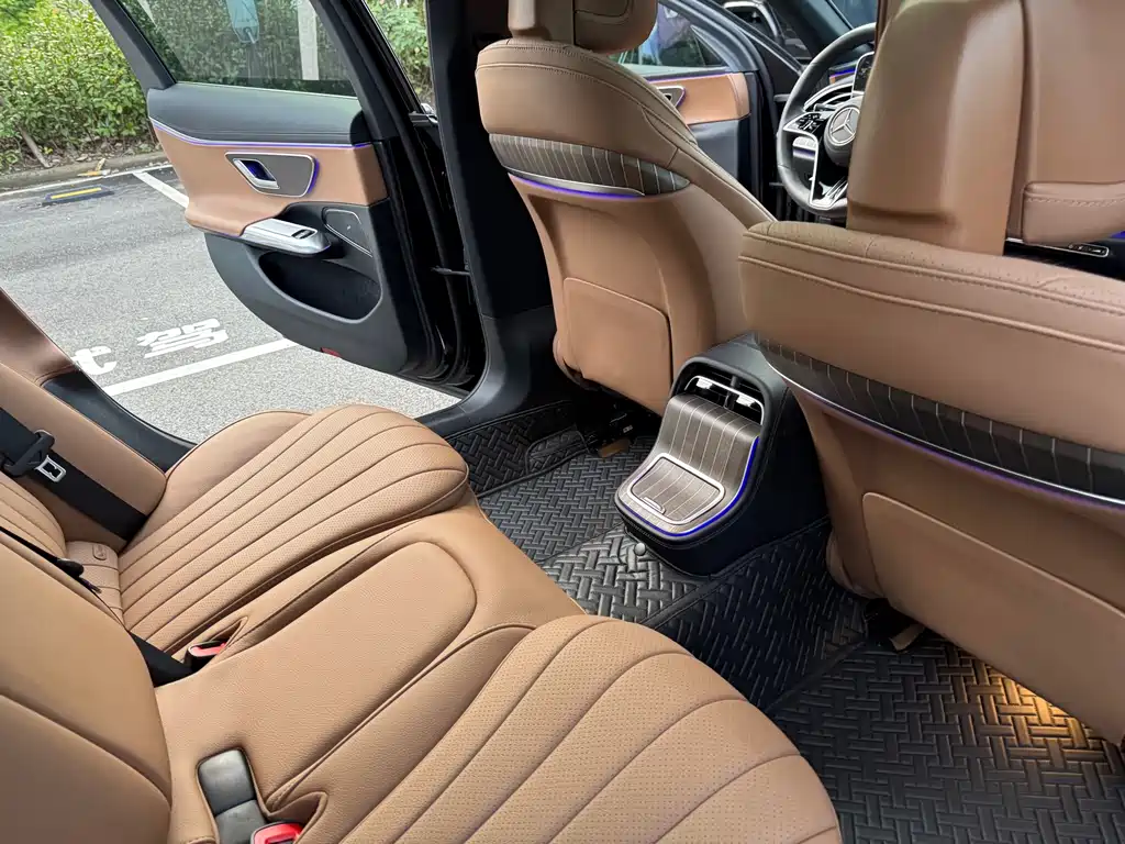 Mercedes-Benz E-Class — миниатюра 16