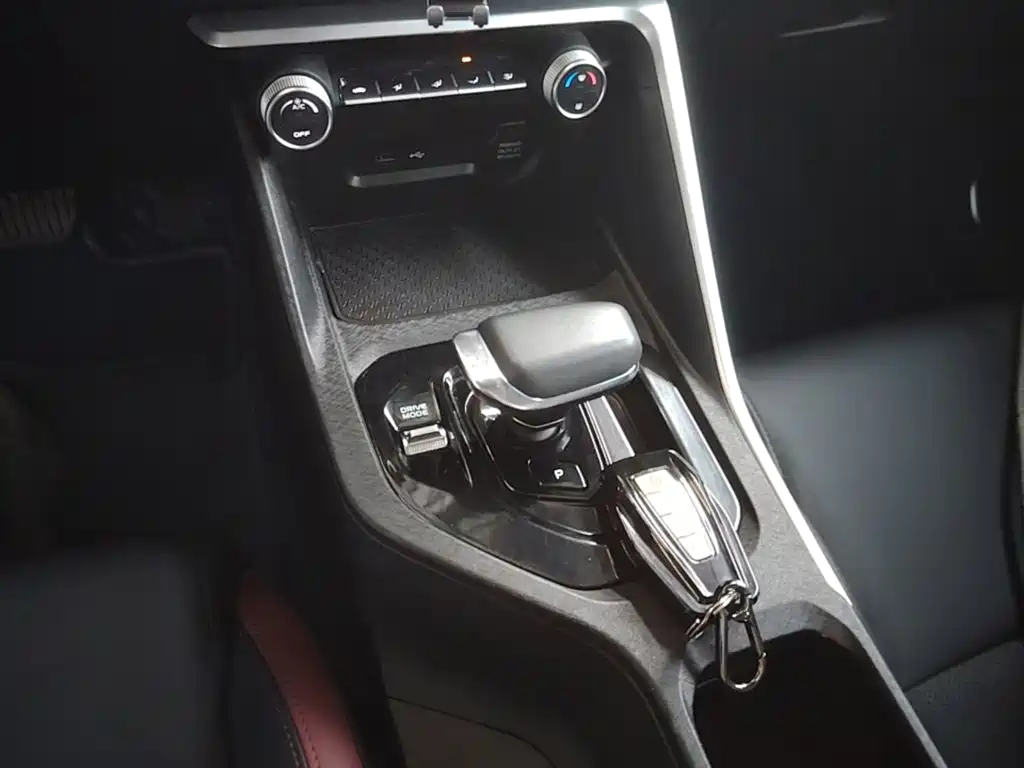 Geely Binyue — миниатюра 14