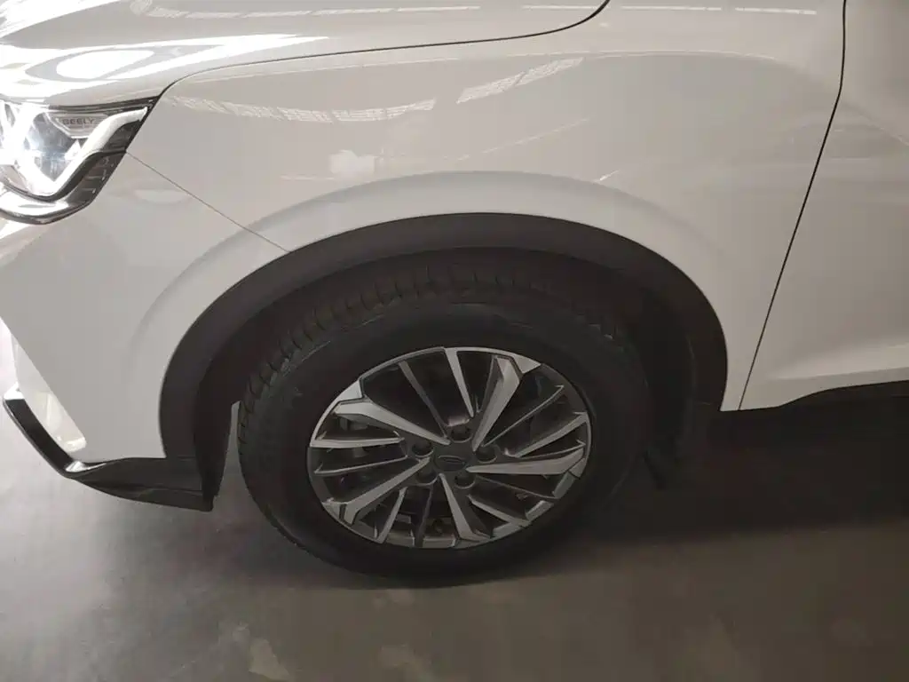 Geely Binyue — миниатюра 23