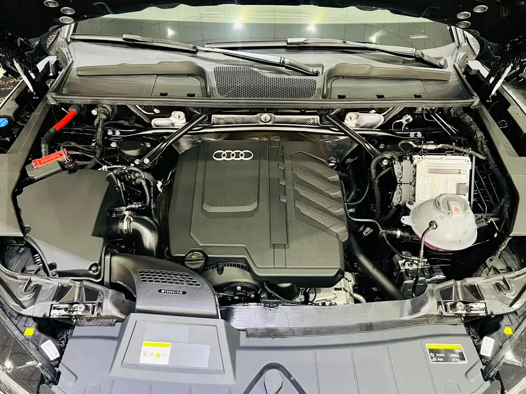 Audi Q5L 2025 40 TFSI Fashion