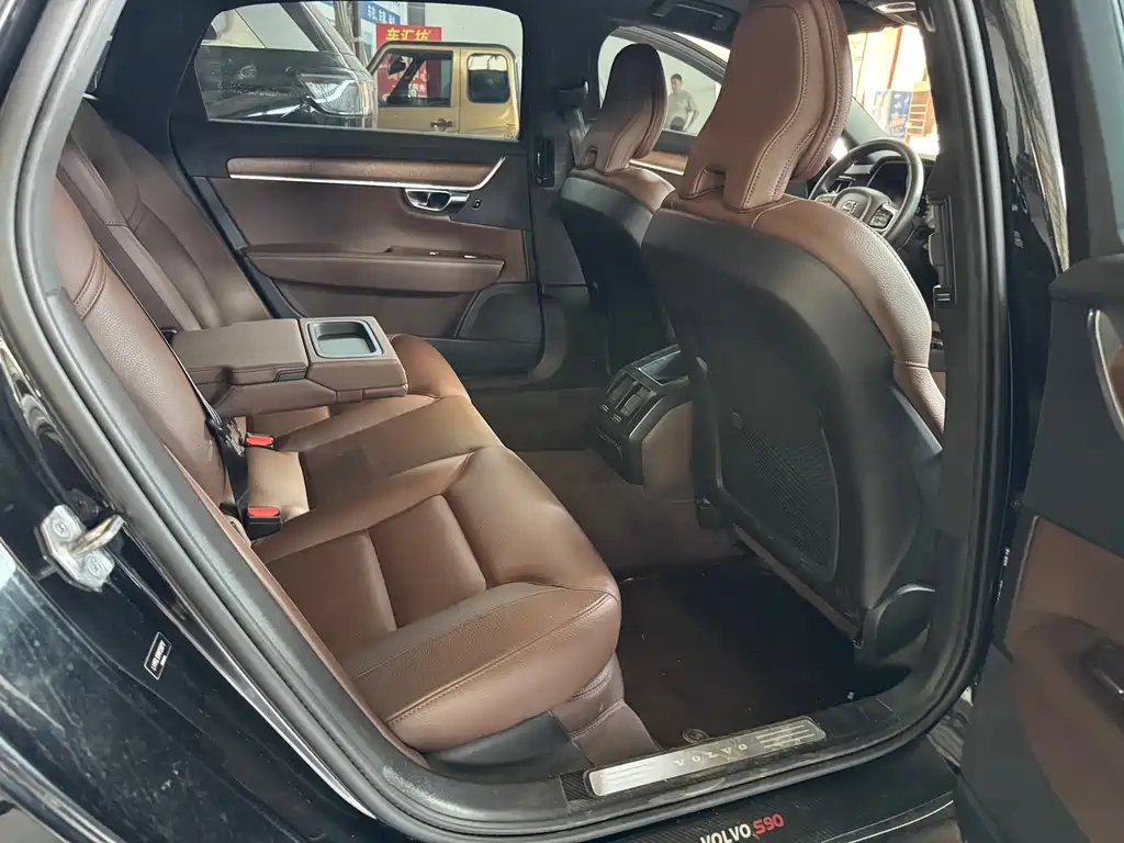 Volvo S90 — миниатюра 8