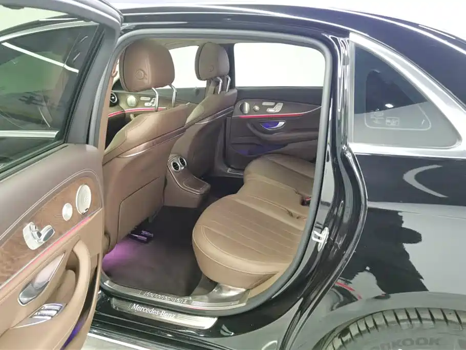 MERCEDES-BENZ E CLASS