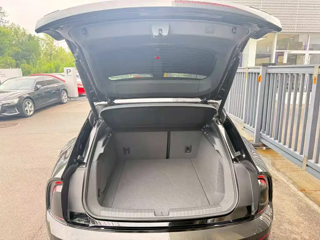 Ауди Ауди. Audi E5 Sportback — миниатюра 3
