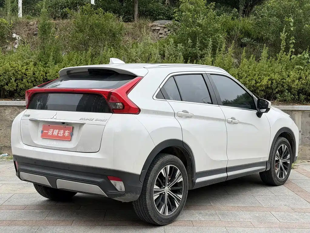Mitsubishi Eclipse Cross — миниатюра 3