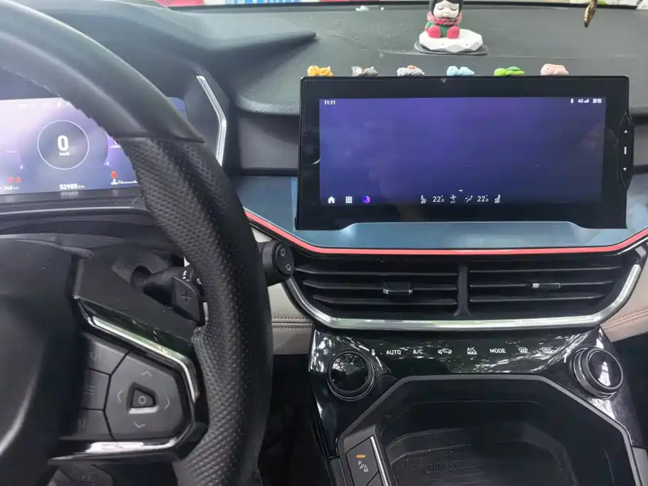 Lynk & Co 06 — миниатюра 12