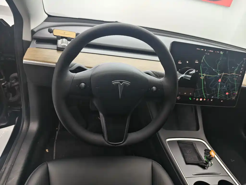 Tesla Model 3 — миниатюра 9