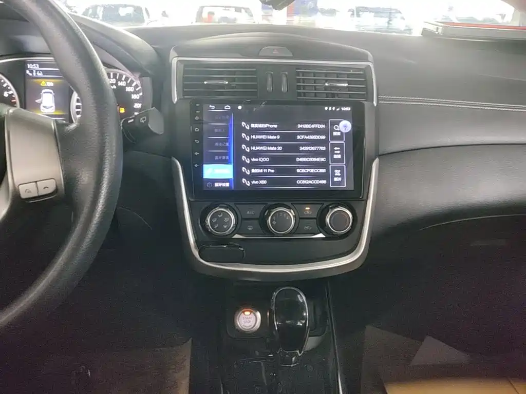 Nissan Tiida — миниатюра 13