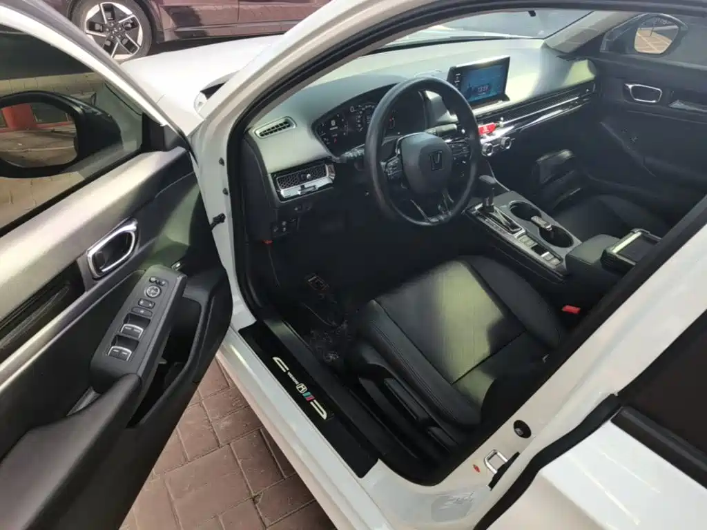 Honda Civic — миниатюра 16