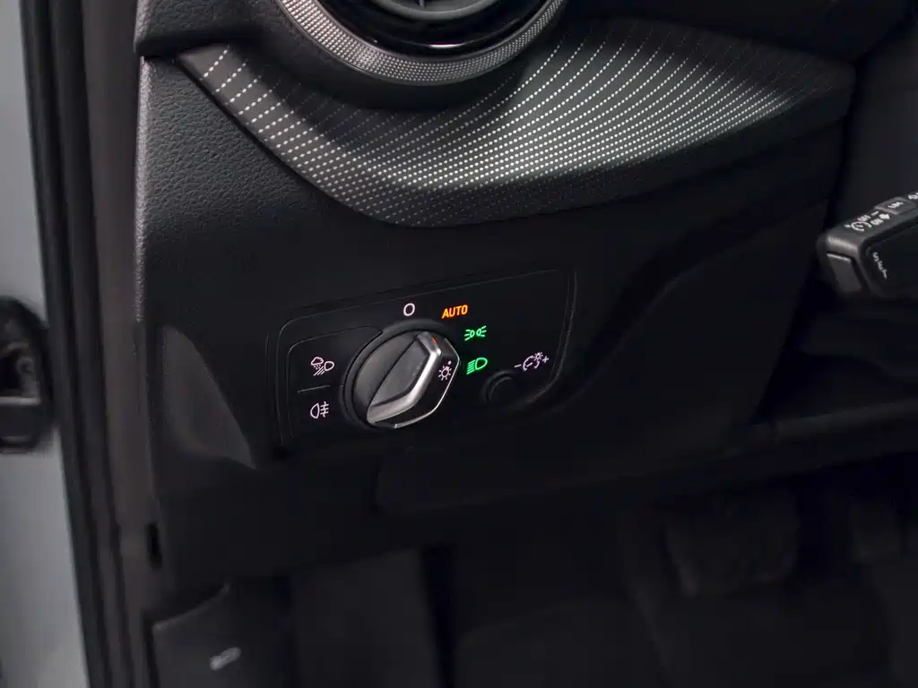 Audi Q2L 2022 35 TFSI Fashion